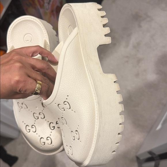 Gucci Women's Cream Perforated Mules - Picture 6 of 7